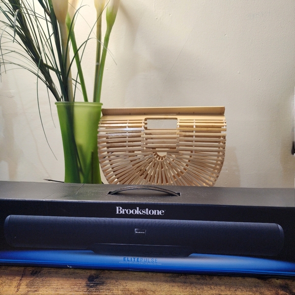 Brookstone Wireless Bluetooth Speaker - Picture 1 of 3